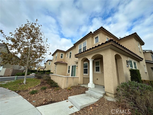 Detail Gallery Image 1 of 16 For 13038 Bramble St, Corona,  CA 92880 - 5 Beds | 3/1 Baths