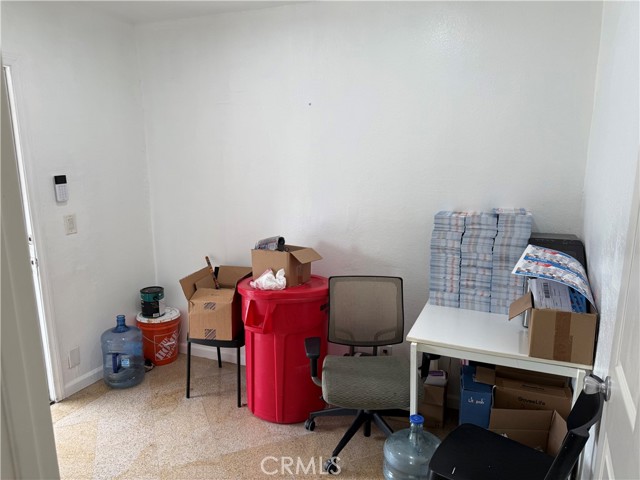 726 S Main, Santa Ana CA: https://media.crmls.org/medias/93186d53-13d7-4219-822a-255f5371d260.jpg