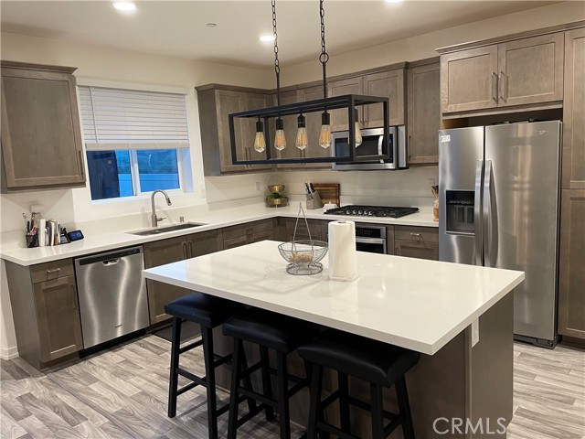 Detail Gallery Image 5 of 42 For 35187 Funk Way, Beaumont,  CA 92223 - 4 Beds | 3/1 Baths