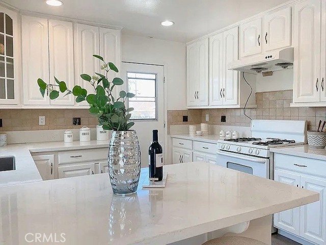 2101 Eadbury Avenue, Rowland Heights CA: https://media.crmls.org/medias/93194106-fb50-4deb-8959-9b662b38fcf4.jpg