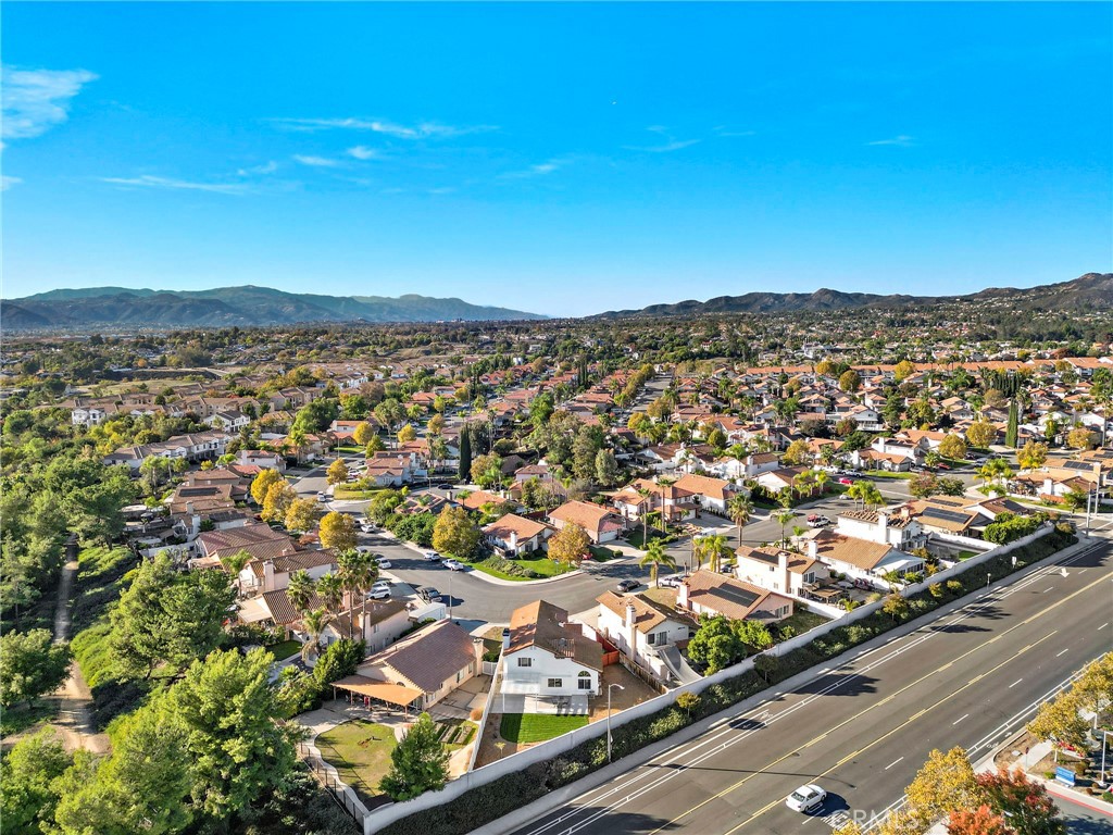 MLS #OC25270528 image #33