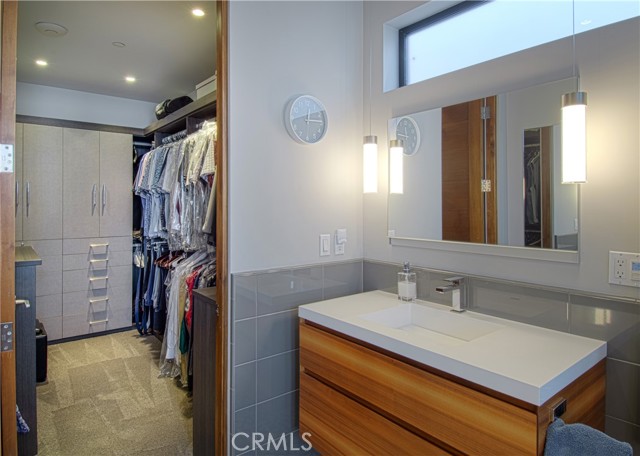 Detail Gallery Image 28 of 39 For 1301 Outrigger Dr, Corona Del Mar,  CA 92625 - 4 Beds | 3/1 Baths