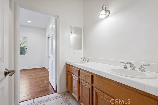 22501 Marilla Street, Chatsworth CA: https://media.crmls.org/medias/931b34f8-2116-40bf-9872-0e0d9d4e9ec8.jpg
