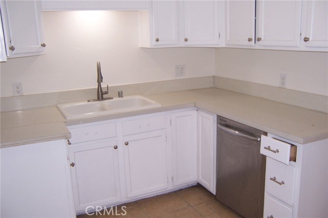 Detail Gallery Image 9 of 15 For 3008 Serrano Rd, San Bernardino,  CA 92405 - 2 Beds | 1 Baths