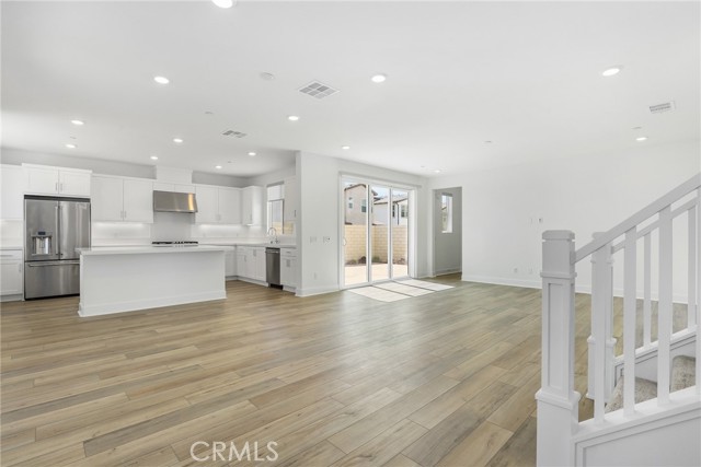 Detail Gallery Image 8 of 28 For 27109 Tamarack Ln, Valencia,  CA 91381 - 4 Beds | 2/1 Baths
