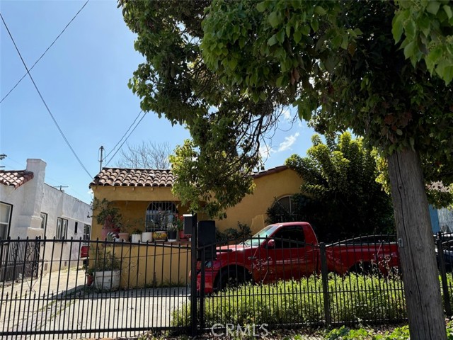 Detail Gallery Image 2 of 8 For 3424 W 71st, Los Angeles,  CA 90043 - 3 Beds | 1 Baths