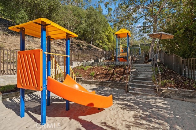 Detail Gallery Image 48 of 50 For 2790 Woodwardia Dr, Los Angeles,  CA 90077 - 5 Beds | 4 Baths