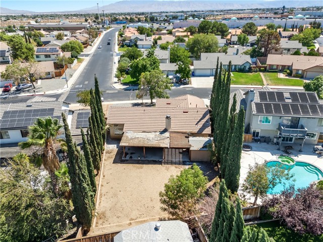 14698 King Canyon Road, Victorville CA: https://media.crmls.org/medias/931fdb82-1b5f-49b5-8eff-ead17861378c.jpg