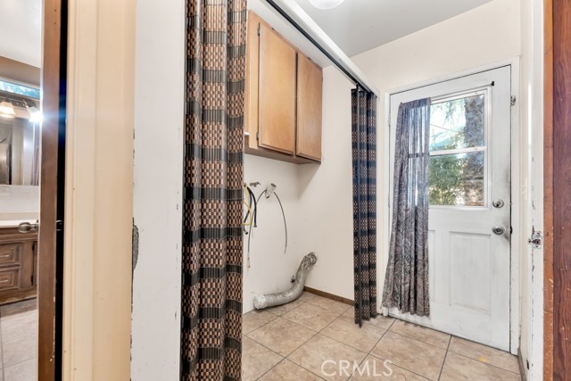 Detail Gallery Image 15 of 35 For 7725 Owensmouth, Canoga Park,  CA 91304 - 3 Beds | 2 Baths