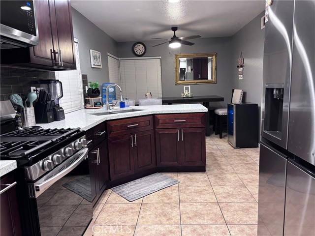 Detail Gallery Image 26 of 35 For 560 Coudures, Perris,  CA 92571 - 3 Beds | 2 Baths