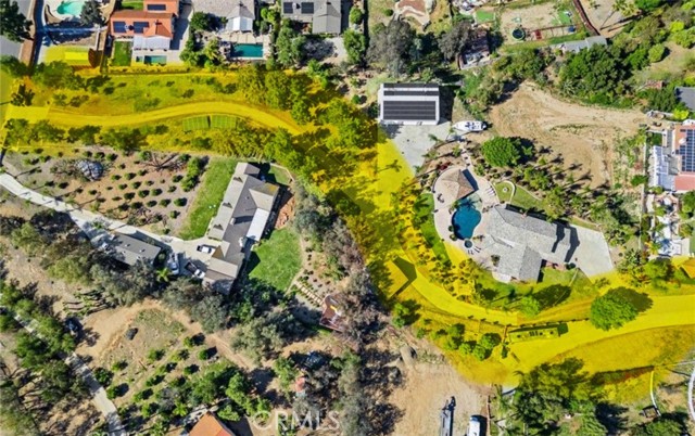 17289 Mariposa Avenue, Riverside CA: https://media.crmls.org/medias/9320d377-5e66-4e03-b301-052c389c15c2.jpg