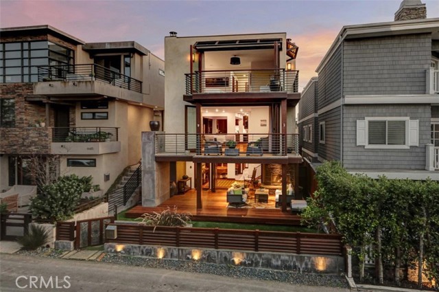 Detail Gallery Image 2 of 47 For 436 32nd St., Manhattan Beach,  CA 90266 - 4 Beds | 4 Baths