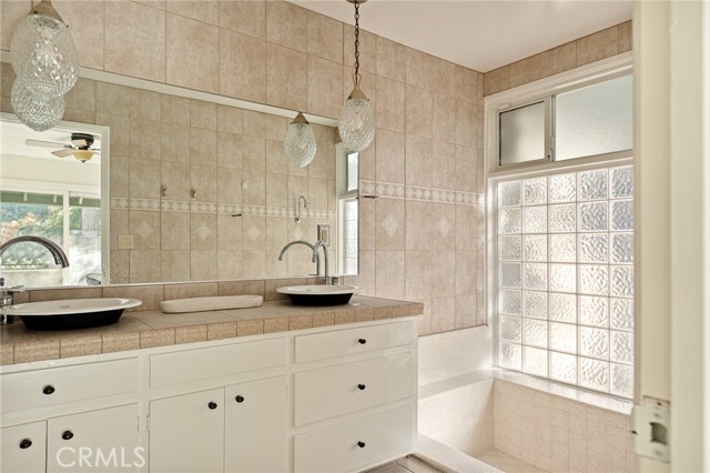 Detail Gallery Image 18 of 36 For 180 Grass Valley #37,  Lake Arrowhead,  CA 92352 - 2 Beds | 2 Baths