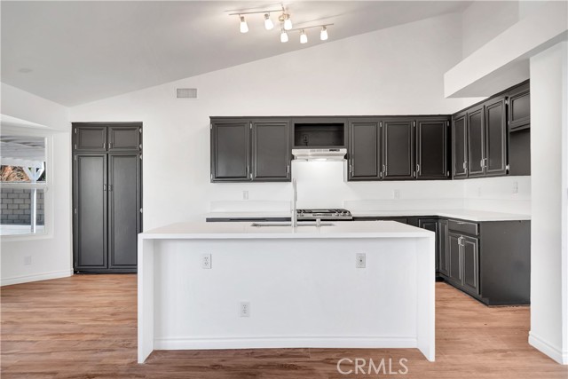 Detail Gallery Image 13 of 44 For 2031 Thomas Dr, Lancaster,  CA 93535 - 5 Beds | 2 Baths