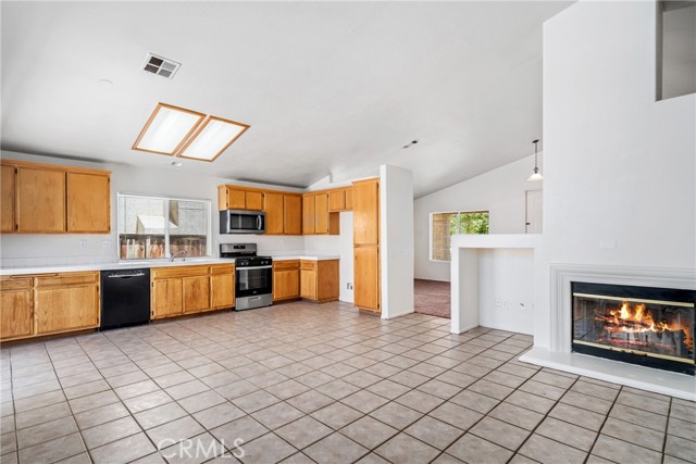 Detail Gallery Image 11 of 25 For 36915 Royce Ct, Palmdale,  CA 93552 - 3 Beds | 2 Baths