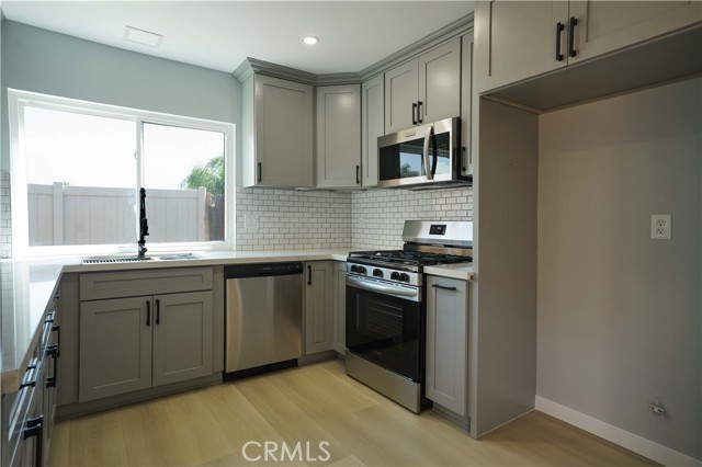 Detail Gallery Image 13 of 33 For 25403 Las Palomas Dr, Moreno Valley,  CA 92557 - 3 Beds | 2 Baths