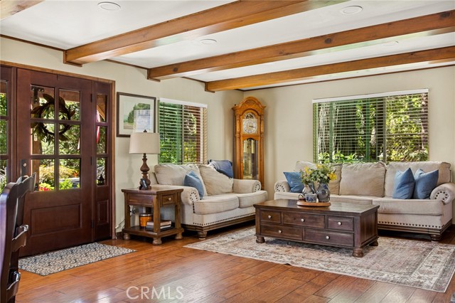 243 Manzanita Drive, Lake Arrowhead CA: https://media.crmls.org/medias/93237090-12e9-442f-9256-c7f1589492c3.jpg