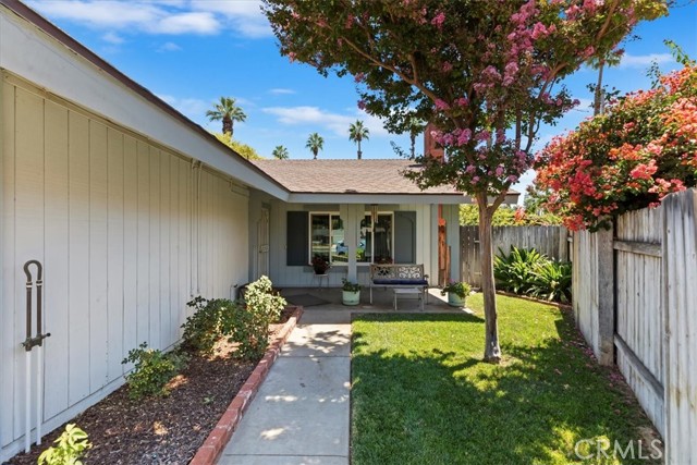 Detail Gallery Image 5 of 42 For 8676 Limestone Dr, Riverside,  CA 92504 - 3 Beds | 3 Baths