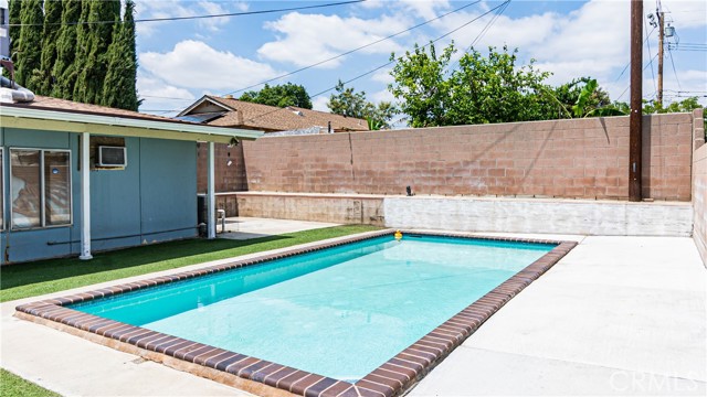 931 N Eucalyptus Avenue, Rialto CA: https://media.crmls.org/medias/9323d418-e4fe-4e43-91cd-cfde82929821.jpg
