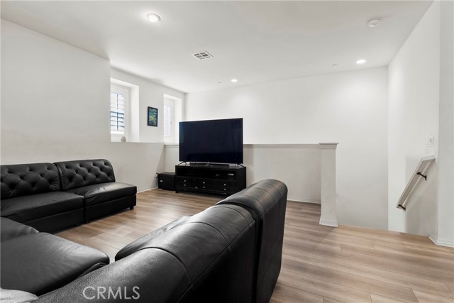 2777 E Bordeaux Drive, Ontario CA: https://media.crmls.org/medias/9324ae13-619f-4478-a4ca-cf131e765ebb.jpg
