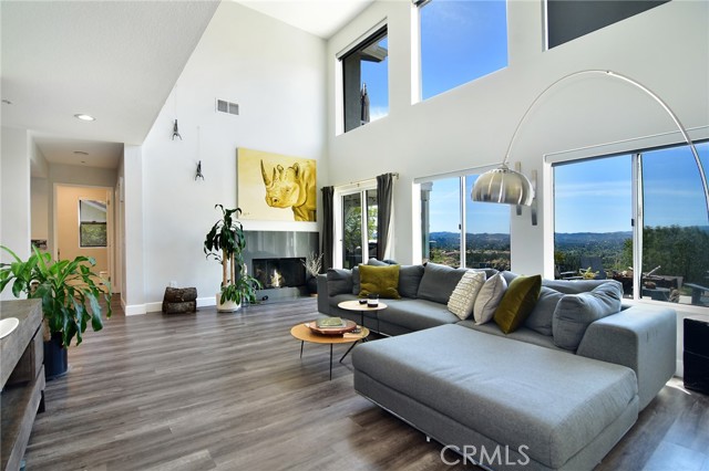 24574 Overland, West Hills CA: https://media.crmls.org/medias/9325b8e3-3c04-4ac0-94c8-61fa919dd35b.jpg