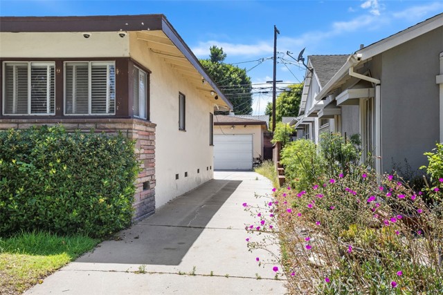 2729 N Studebaker Road, Long Beach CA: https://media.crmls.org/medias/93261eb0-8608-4607-aeeb-59c907815376.jpg