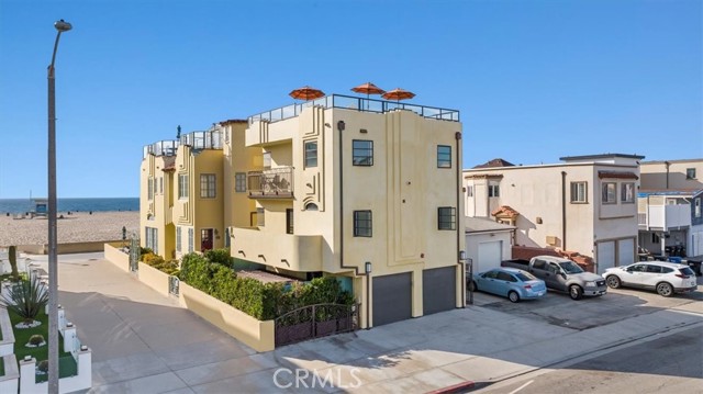 Detail Gallery Image 1 of 53 For 30 the Strand #2,  Hermosa Beach,  CA 90254 - 3 Beds | 3 Baths