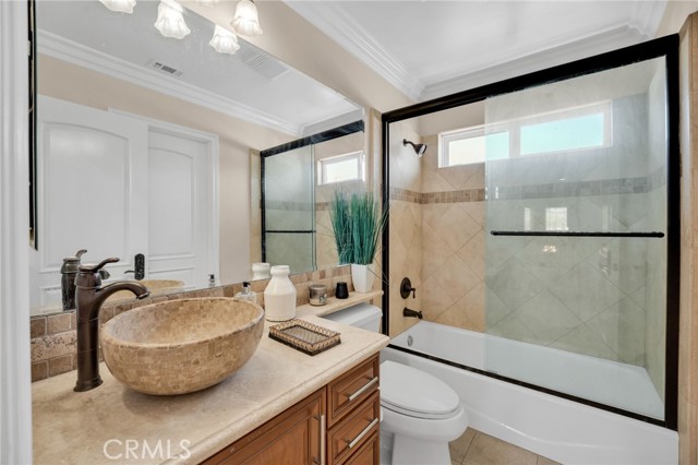 30420 Longhorn Drive, Canyon Lake CA: https://media.crmls.org/medias/9326d6eb-d991-4dfb-9846-e1e49e38a3ae.jpg
