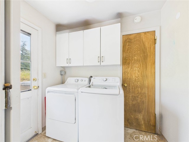 40170 Hillsborough Loop, Oakhurst CA: https://media.crmls.org/medias/9327db24-ee02-4581-9e71-9b6097a38ed9.jpg