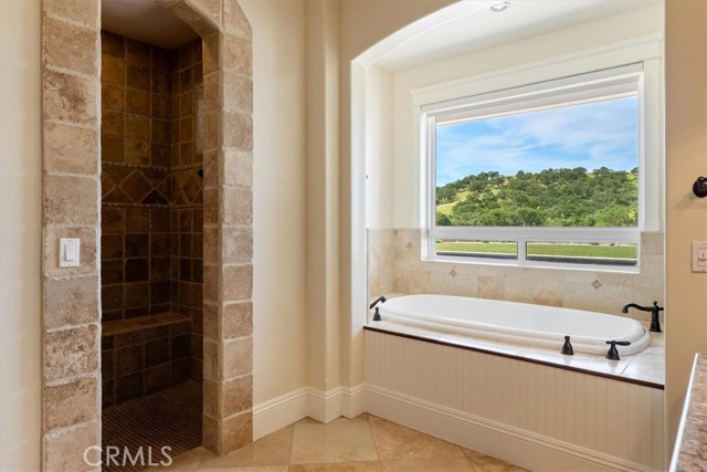 Detail Gallery Image 21 of 64 For 775 via Del Salinas, Paso Robles,  CA 93446 - 4 Beds | 3/1 Baths