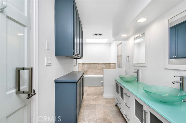 Detail Gallery Image 32 of 59 For 469 26th Street, Manhattan Beach,  CA 90266 - 4 Beds | 2/1 Baths