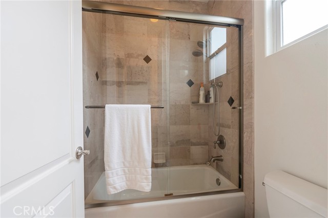 Detail Gallery Image 22 of 49 For 116 11th St, Huntington Beach,  CA 92648 - 3 Beds | 3/1 Baths