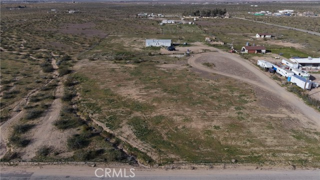 19032 Bonanza Trail, Helendale CA: https://media.crmls.org/medias/932a9837-80c1-4e60-98a0-05b965373a1b.jpg