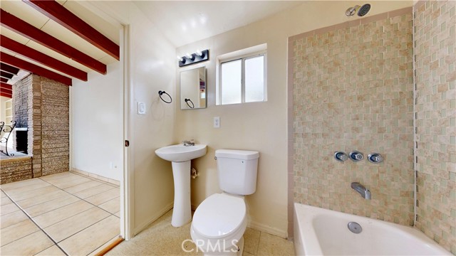 16631 Joshua Street, Victorville CA: https://media.crmls.org/medias/932ab46e-76d0-4090-9dd3-295b70f852da.jpg