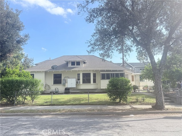 Detail Gallery Image 2 of 6 For 473 N Euclid #2,  Pasadena,  CA 91101 - 1 Beds | 1 Baths