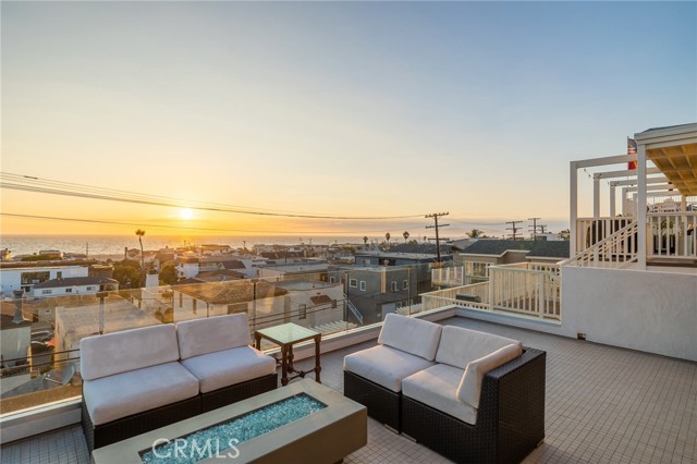 1737 Manhattan Avenue, Hermosa Beach CA: https://media.crmls.org/medias/932bde00-1e58-49d4-9984-ec1babdf1e00.jpg