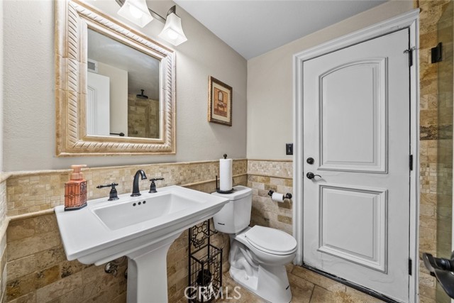 Detail Gallery Image 13 of 47 For 11101 Eton Ave, Chatsworth,  CA 91311 - 4 Beds | 3 Baths