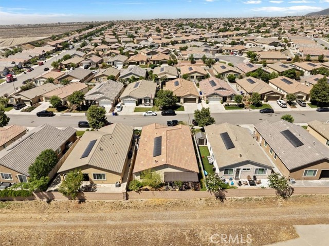 3937 Scarlet Oak Court, San Bernardino CA: https://media.crmls.org/medias/932d22c4-ca0f-4646-af39-fc85fc98be54.jpg
