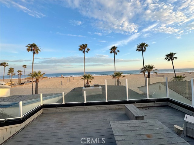 1510 W Oceanfront, Newport Beach CA: https://media.crmls.org/medias/932dcd1f-9e6a-4996-848b-f0e98661e7b0.jpg