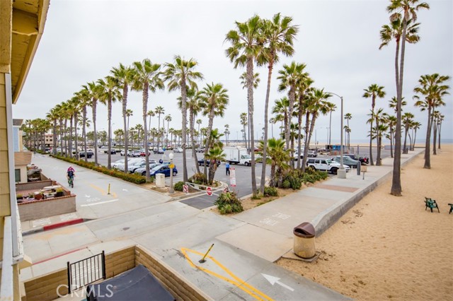 Detail Gallery Image 21 of 31 For 418 E Oceanfront, Newport Beach,  CA 92661 - 2 Beds | 2/1 Baths