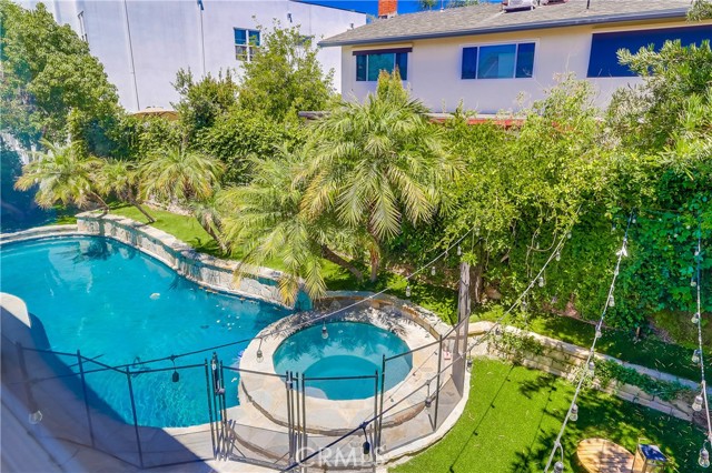 5528 Voletta Place, Valley Village CA: https://media.crmls.org/medias/932e27fc-42fa-4979-b507-a328a902d64d.jpg