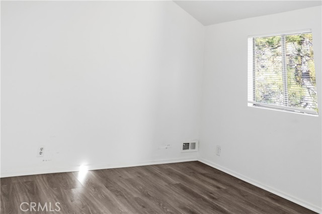 Detail Gallery Image 31 of 71 For 27657 Peninsula #110 Dr, Lake Arrowhead,  CA 92352 - 4 Beds | 2/1 Baths