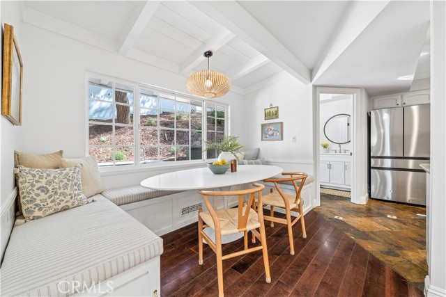 Detail Gallery Image 21 of 73 For 4590 Ensenada Dr, Woodland Hills,  CA 91364 - 3 Beds | 2/1 Baths