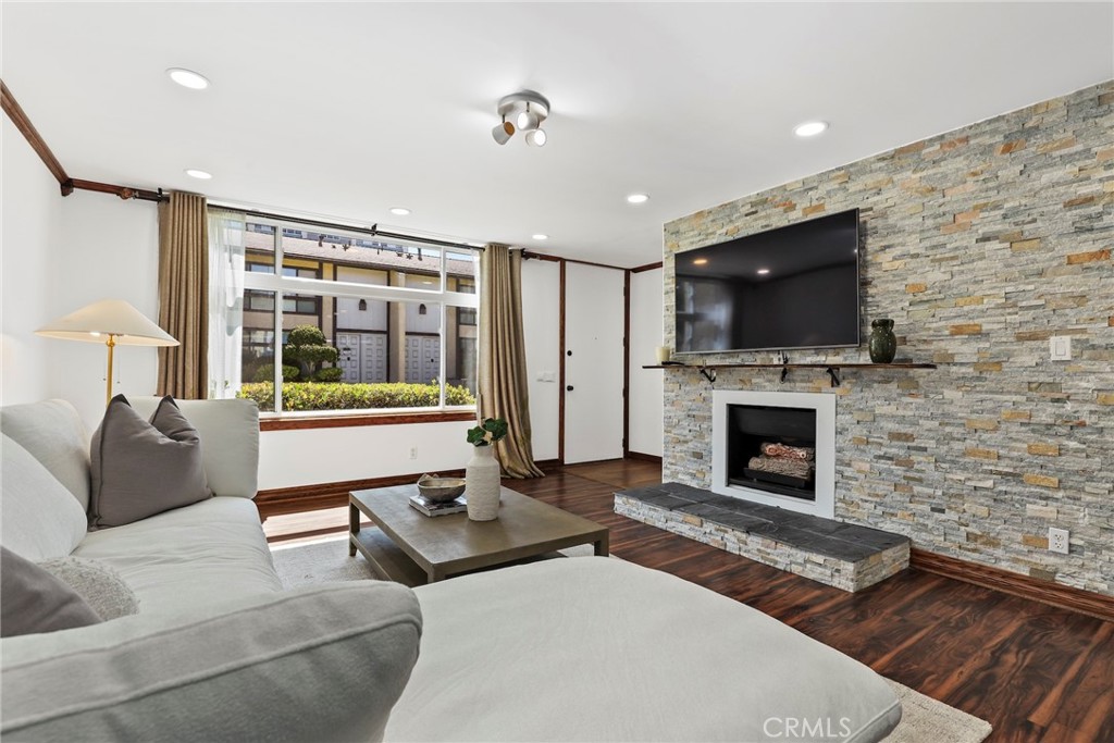 3520 Maricopa Street #5