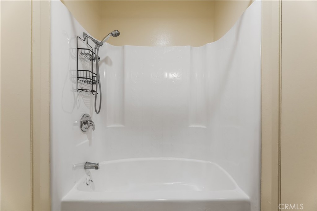 https://media.crmls.org/medias/932f3f0a-06eb-4426-a6b2-faf0ae6edc63.jpg?preset=X-Large