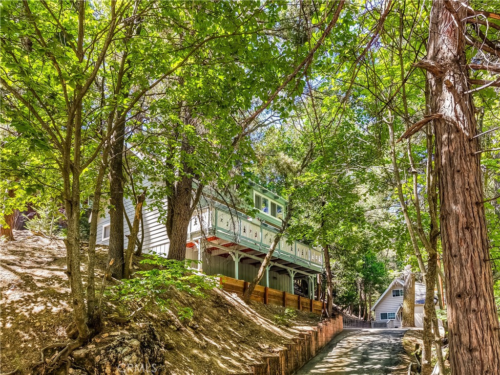 https://media.crmls.org/medias/932fc0d1-6868-4138-9f0a-d038827cd68f.jpg?preset=X-Large