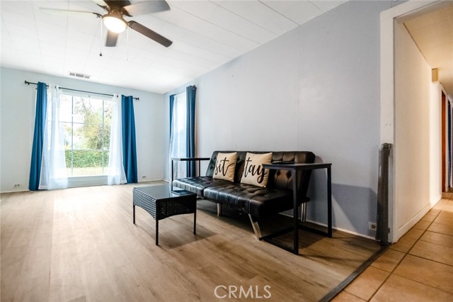 18701 Lort Drive, Visalia CA: https://media.crmls.org/medias/932ffd53-bed2-4e15-96a8-85eee489b354.jpg