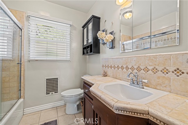 17955 Archwood Street, Reseda CA: https://media.crmls.org/medias/93300b8c-1a0d-4ef5-a5ff-1749eeab39ae.jpg