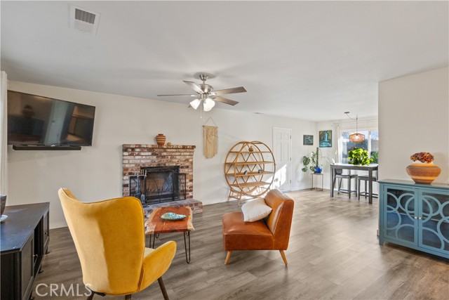 Detail Gallery Image 4 of 57 For 1608 Broadway, Chico,  CA 95928 - 3 Beds | 2 Baths