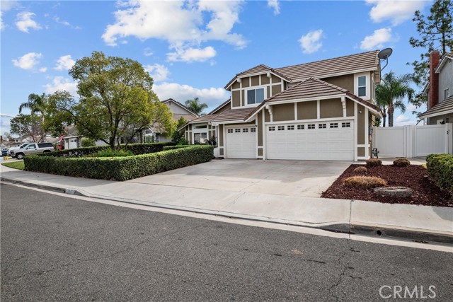 Detail Gallery Image 5 of 48 For 28817 Loire Valley, Menifee,  CA 92584 - 4 Beds | 3 Baths